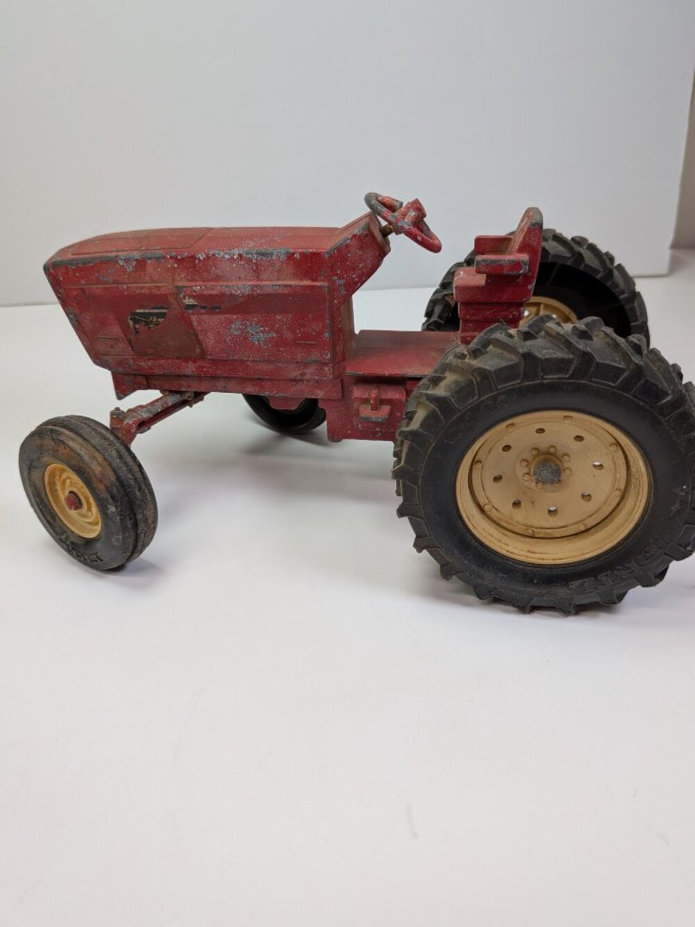 Vintage Ertl International Harvester Red  Tractor 1/16 Scale 1960s Farmhouse